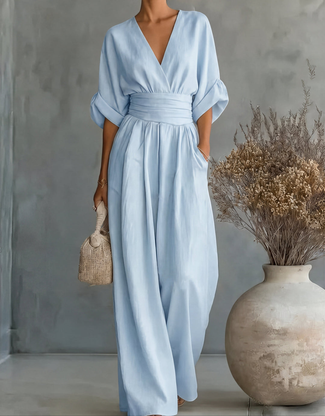 Daniela - Elegant jumpsuit with V-neck and wide leg